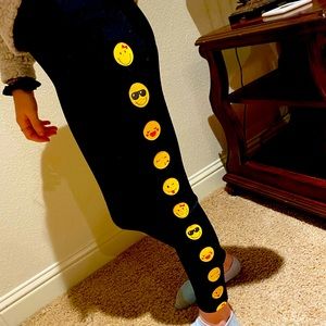 EMOJI LEGGINGS
